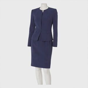 NWT. Size 8. Tahari ASL Minimalist Grape Skirt Suit. Colorless minimalist style
